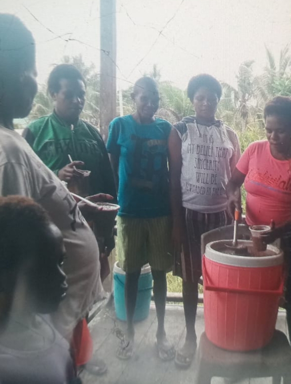 Cegah Stunting, Anak dan Ibu Hamil di Kampung Pigapu Dapat Makanan Bergizi dari Posyandu