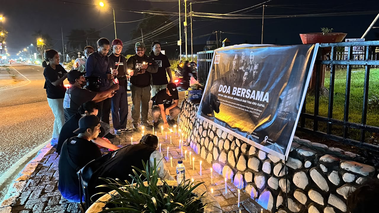 Jurnalis Mimika Nyalakan Lilin, Dukung Perpanjangan Pencarian 5 Wartawan Hilang di Krakatau