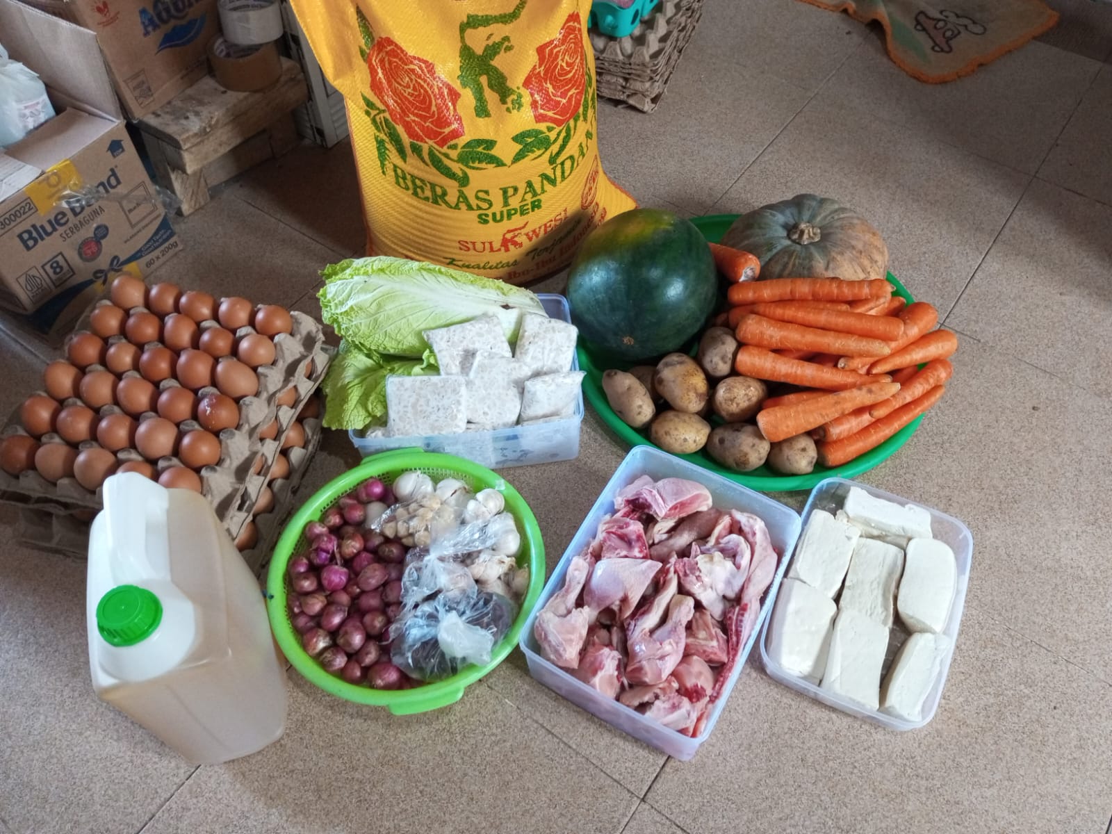 Bahan-bagan makanan yang nantinya akan diolah menjadi makanan