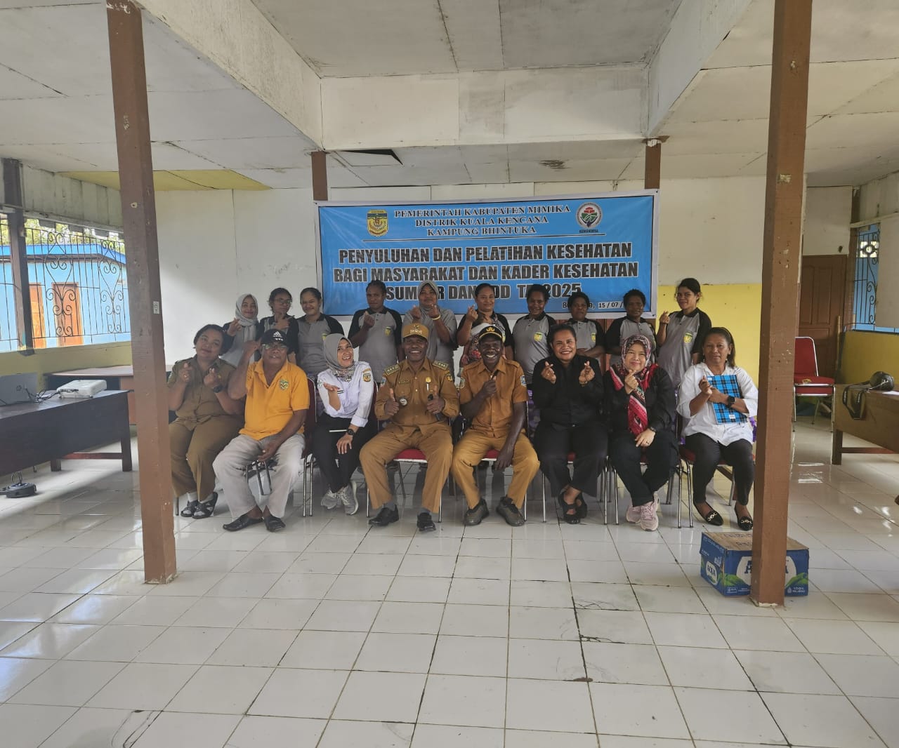 Kepala Kampung Bhintuka Penius Tabuni, Kepala Distrik Kuala Kencana Yemi Gobai, Pendamping Desa, Tenaga Ahli P3MD, pemateri dan ibu-ibu kader Posyandu dan PKK