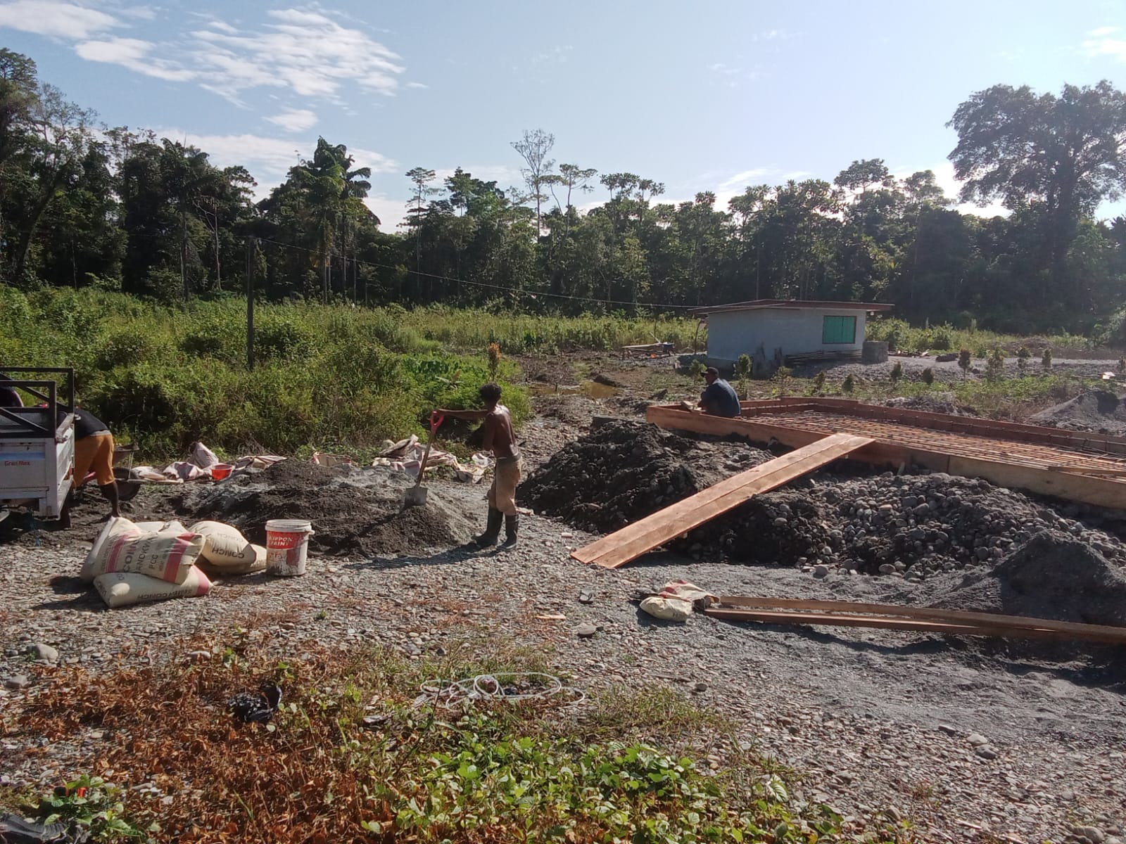 Proses pembuatan jembatan penghubung 
