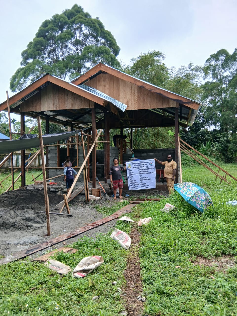 Rumah layak huni untuk warga kurang mampu di Kampung Utikini I dalam tahap pembangunan