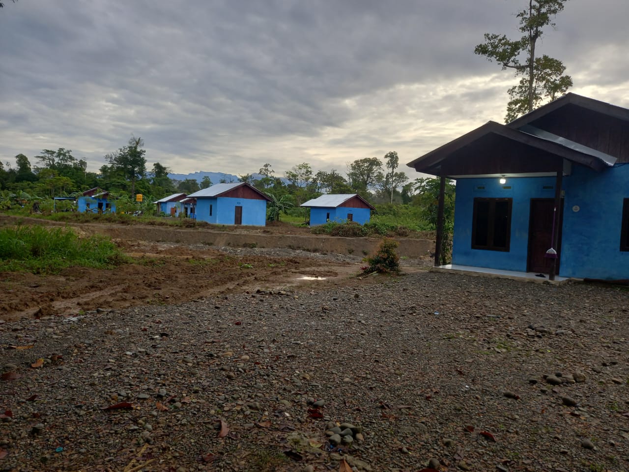 Rumah layak huni yang dibangun oleh Pemerintah Kampung Utikini Satu dengan anggaran yang bersumber dari Dana Desa