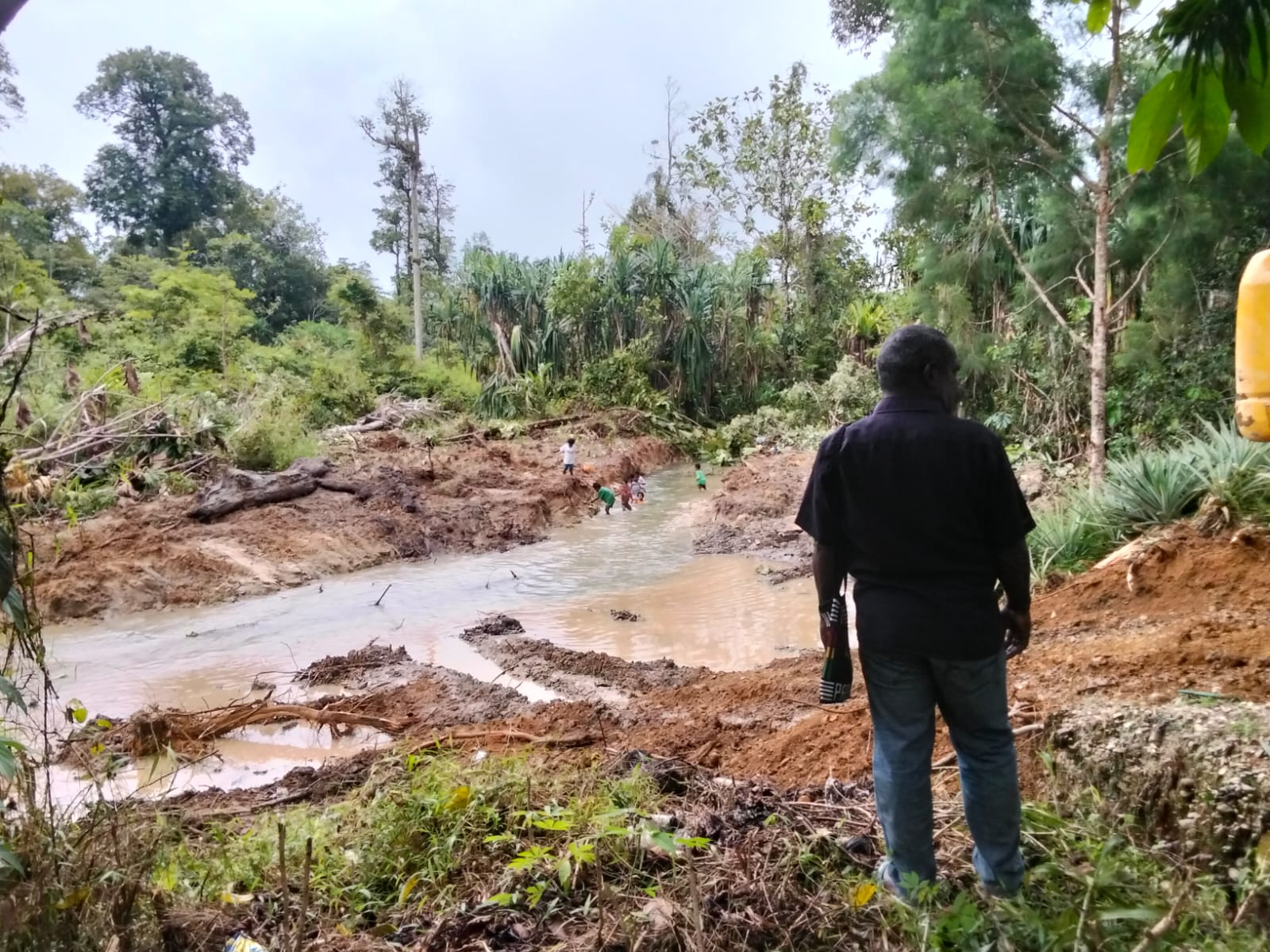 Kondisi sungai setelah dinormalisasi