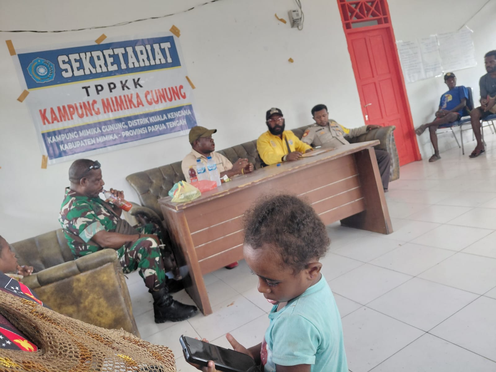 Suasana pemilihan ketua-ketua RT dan RW di Kampung Mimika Gunung 