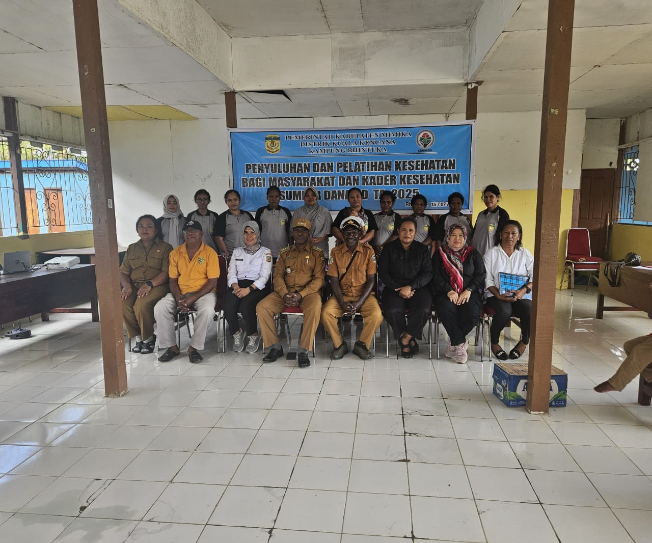 Kepala Kampung Bhintuka Penius Tabuni, Kepala Distrik Kuala Kencana Yemi Gobai, Pendamping desa, Tenaga Ahli P3MD, pemateri, ibu-ibu kader Posyandu dan PKK
