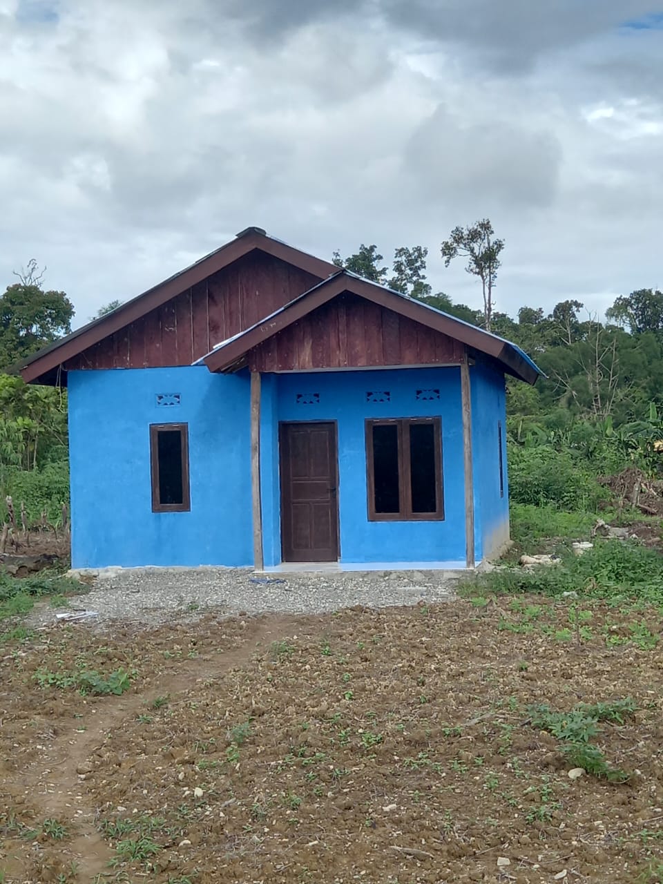 Rumah layak huni yang dibangun oleh Pemerintah Kampung Utikini Satu dengan anggaran yang bersumber dari Dana Desa