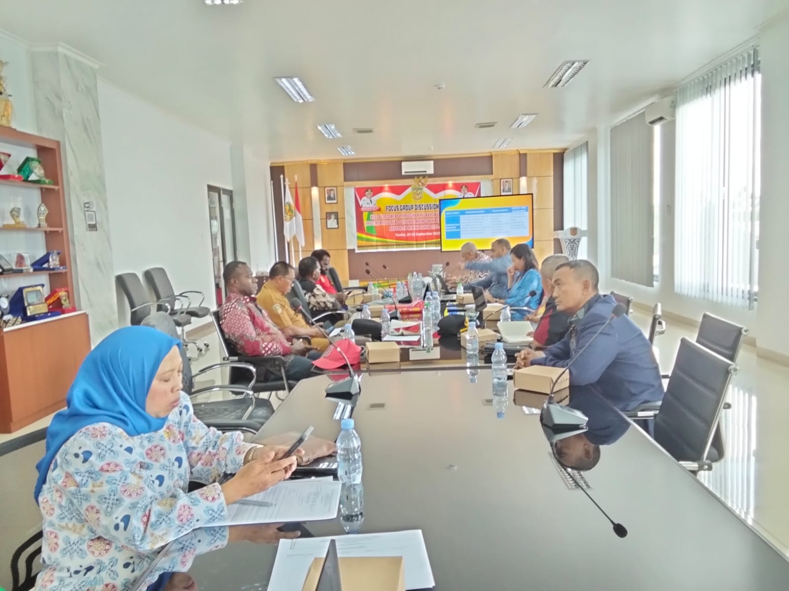 Pertemuan akademisi Uncen bersama perwakilan Kepala Distrik, Kepala Kelurahan dan kampung bahas Ranperda Pemban Kependudukan