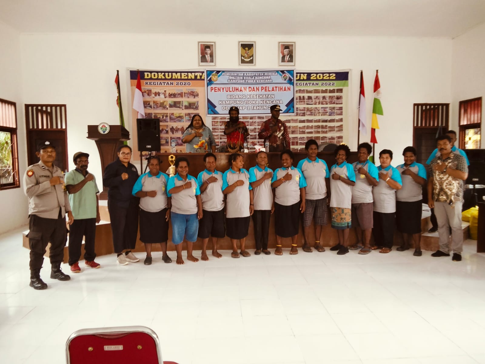 KADER POSYANDU DAN PKK KAMPUNG TIOKA KENCANA IKUT PELATIHAN KESEHATAN